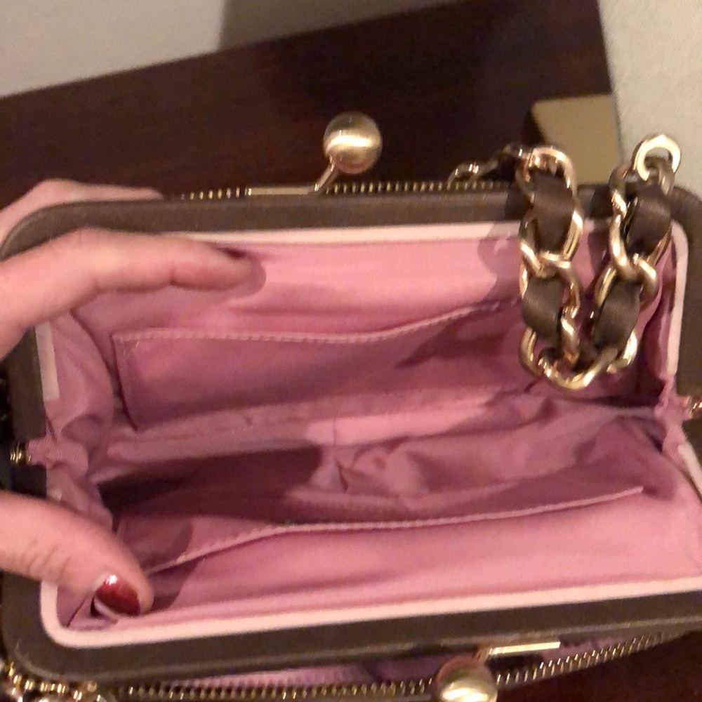 Unique Coach Handbag. - Picture 5 of 6